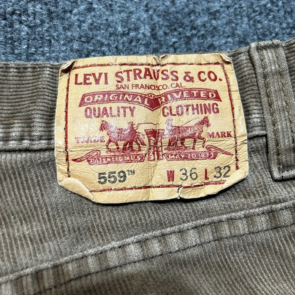 VTG Y2K Levi's 559 Corduroy Pants Mens 36x32 Brown Relaxed Straight Leg Jeans